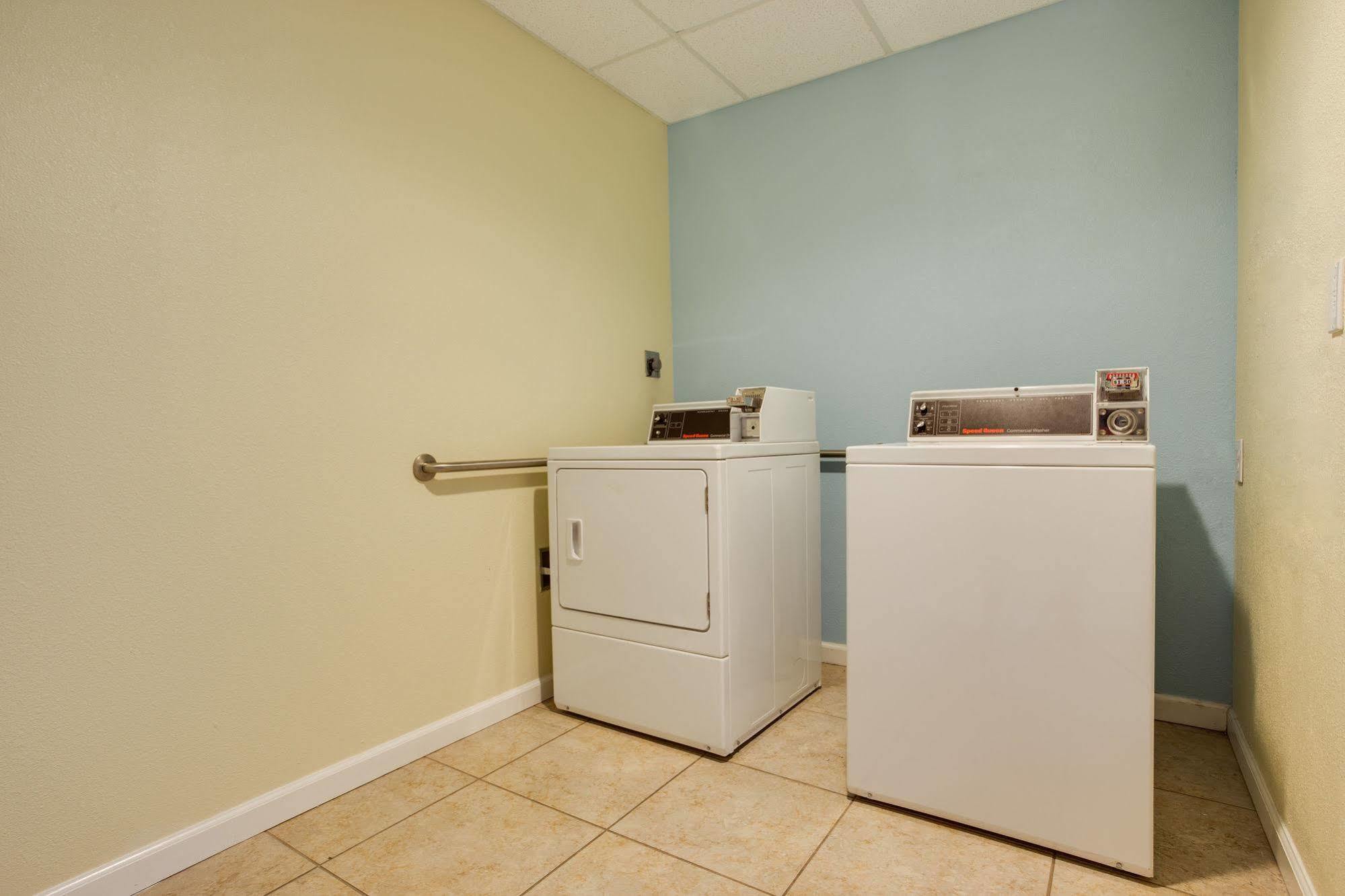 Best Way Inn Cleburne Exterior foto
